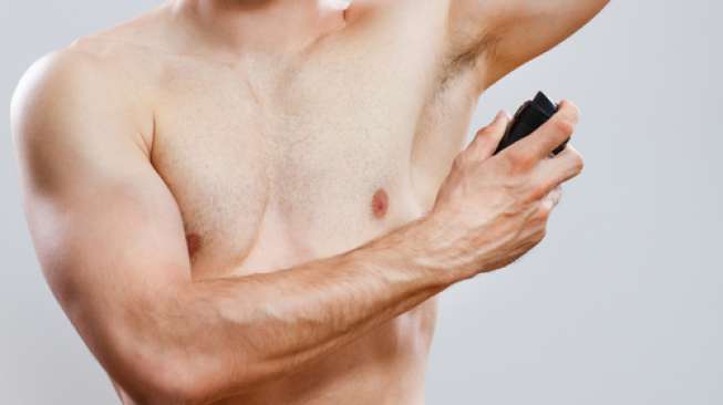 deodoran spray (shutterstock)