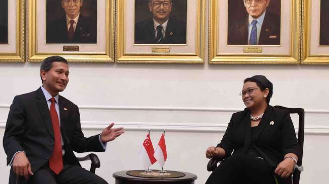 Menlu Singapura Sambangi Menlu Retno