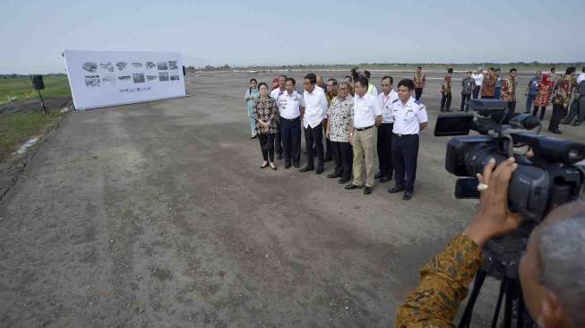 Jokowi Tinjau Proyek Bandara Kertajati