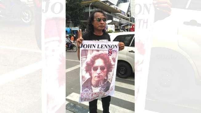 Gelar Aksi Damai di Thamrin, John Lennon 'KW' Nyanyikan "Imagine"