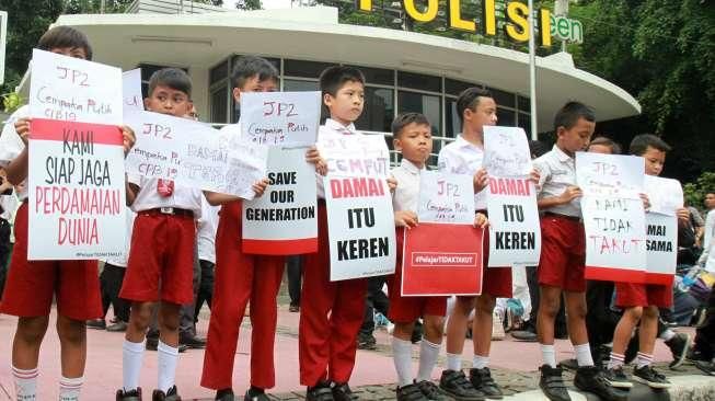 Aksi Pelajar Tidak Takut Teroris