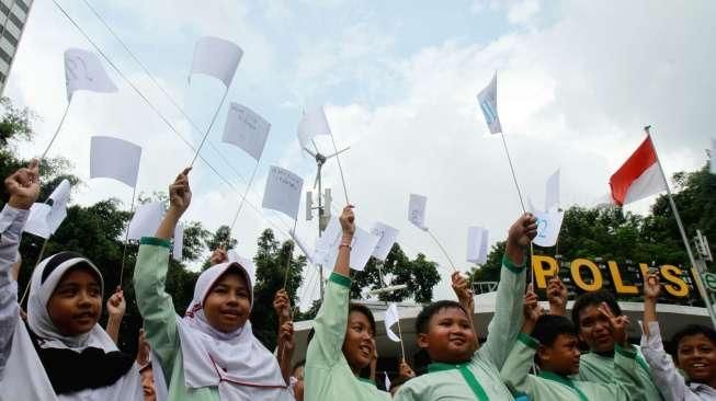 Aksi Pelajar Tidak Takut Teroris