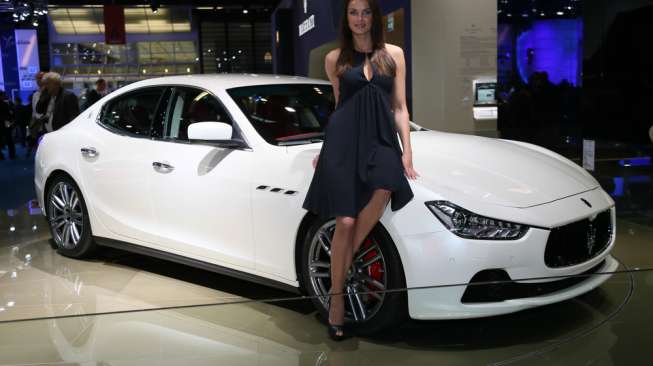 Bos di Cina Berikan 9 Maserati Ghibli Gratis Kepada 9 Karyawannya