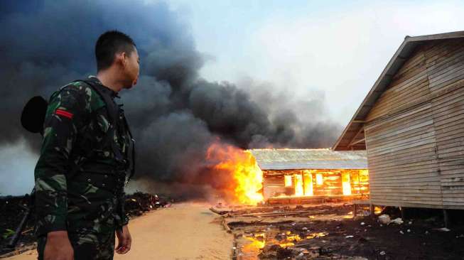 Pemukiman Eks Gafatar Dibakar