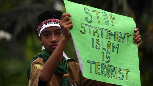 Merupakan bentuk aksi simpatik mereka terhadap peristiwa yang melanda Indonesia seperti aksi teror di Jakarta.