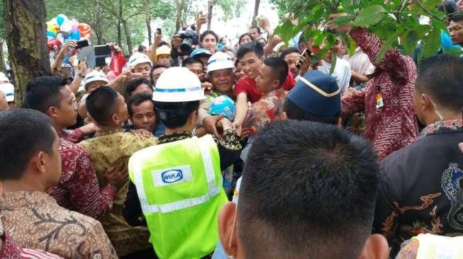 Warga Histeris Lihat Presiden Jokowi di Bandung