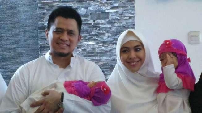 Baru Berusia 7 Hari, Bayi Oki Setiana Dewi Sudah Pakai Hijab