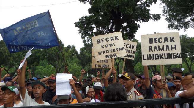 Tukang Becak di Jakarta Merasa Tak Aman