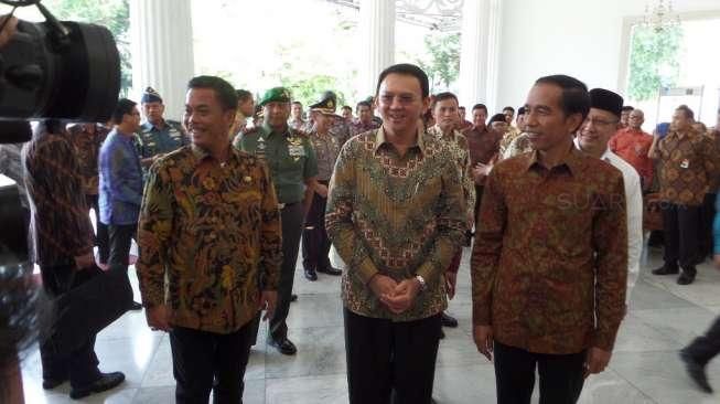 Jokowi Didesak Bantah Lindungi Ahok, Luhut: Biarkan Hukum Bicara