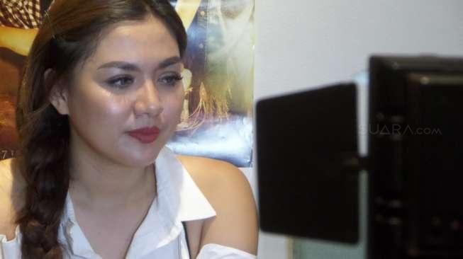 Vicky Shu Jadi Anak Kost