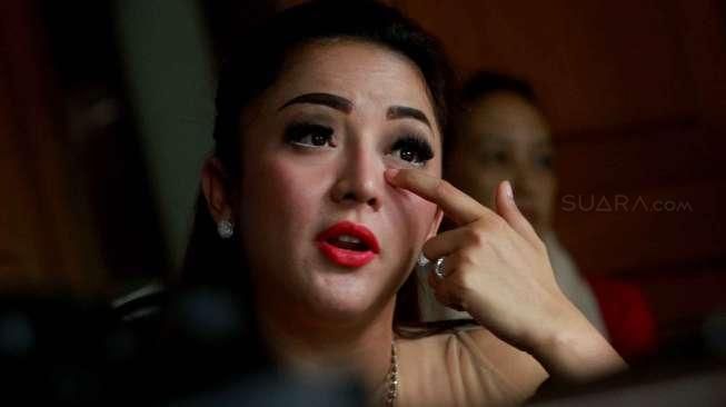 Regina Takut Minum Kopi