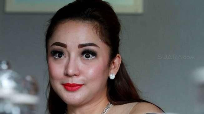 Regina Takut Minum Kopi