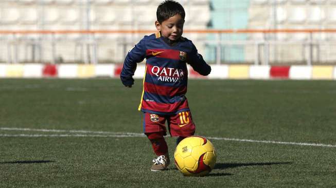 Taliban Duduki Afghanistan, Bagaimana Nasib Bocah Berkaus Kantong Plastik Messi?