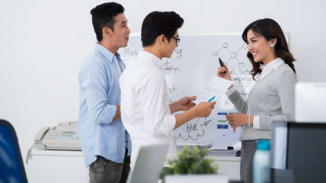 Kiat Sukses di Kantor yang Didominasi Lelaki