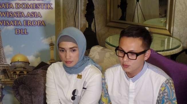 Valentine di Tanah Suci, Ussy Sulistiawaty Perbanyak Ibadah