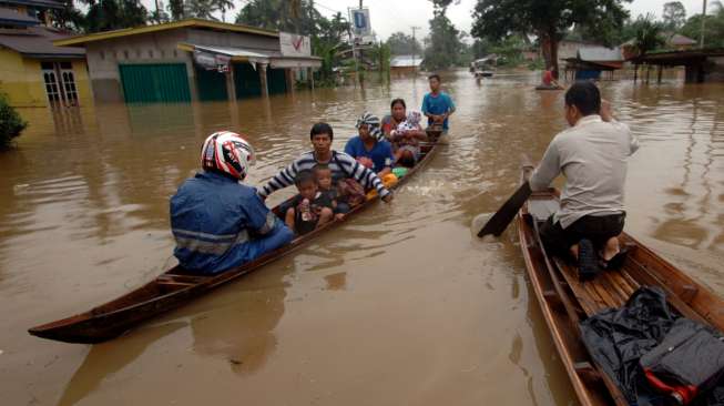 Banjir, Perjalanan Kereta di Sejumlah Daerah di Jatim Terganggu