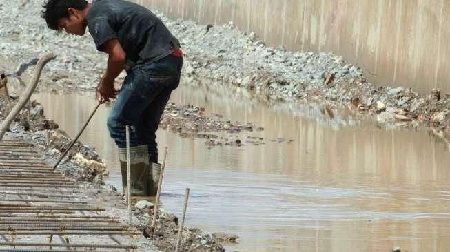 Penambahan Pintu Air di Kampung Pulo