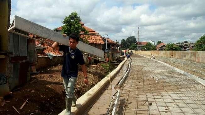 Ahok: Masih Ada Cerita Sinetron Kampung Pulo Tergenang Nggak?