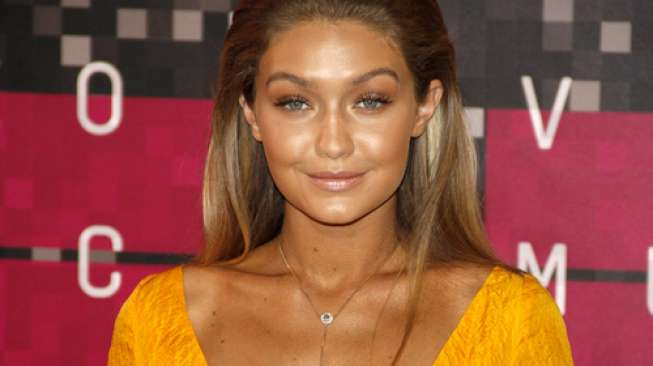 Gigi Hadid Telanjang Bulat Di Majalah Mode Prancis