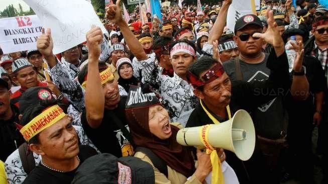 Guru Honorer Berpuluh Tahun Belum Diangkat, PKS: Tidak Manusiawi