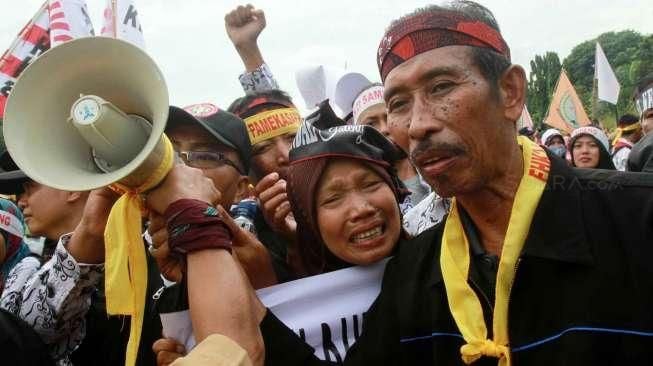 Ribuan Guru Geruduk Istana