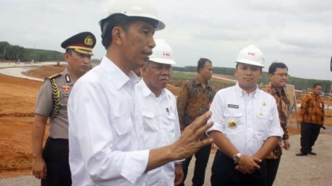 Jokowi: Pembangunan Jalan Tol Trans Sumatera di Lampung Tercepat