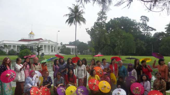 Bangga Menjadi Indonesia Bersama Komunitas "Perempuan Berkebaya"