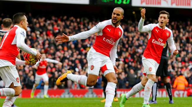 Pemain Theo Walcott merayakan golnya ke gawang Leicester City.Reuters / Darren Staples Livepic