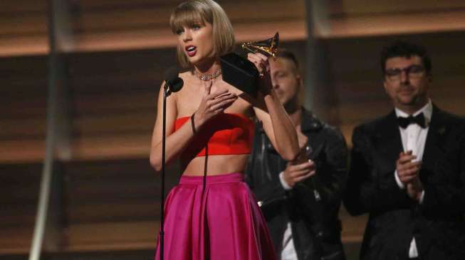 Taylor Swift Raih Album of The Year