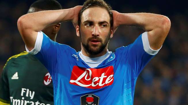 Gagal Cetak Gol, Higuain Belum Tersentuh di Puncak Top Skor