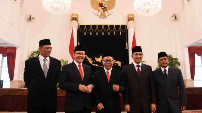 Jokowi Lantik Direksi BPJS