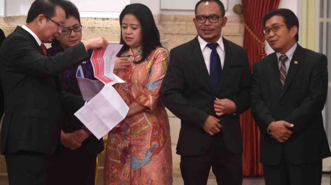 Jokowi Lantik Direksi BPJS