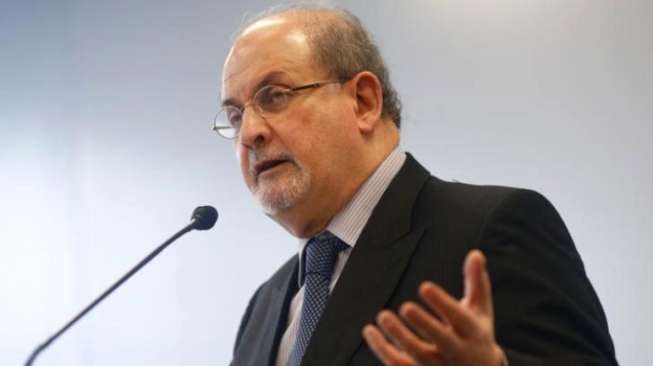 Media Iran Perbesar "Bayaran" untuk Membunuh Salman Rushdie