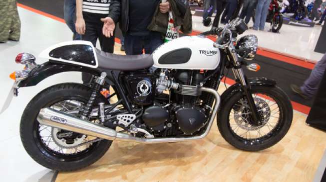 Sepeda motor bikinan Inggris, Triumph Truxton (Shutterstock).