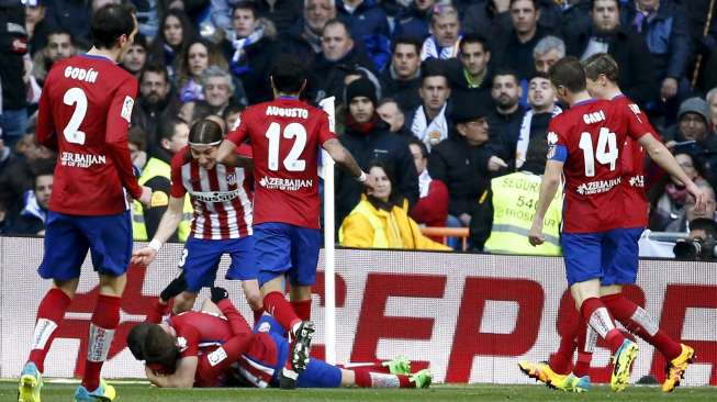 Para pemain Real Madrid merayakan gol Antoine Griezmann.  REUTERS/Juan Medina