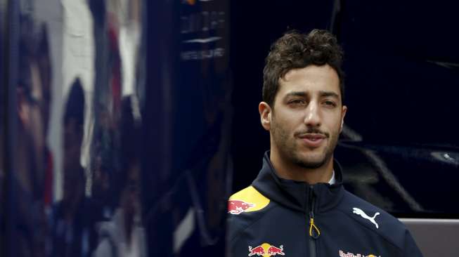 Ricciardo Kirimkan Sinyal Geser Raikkonen di Ferrari Musim Depan