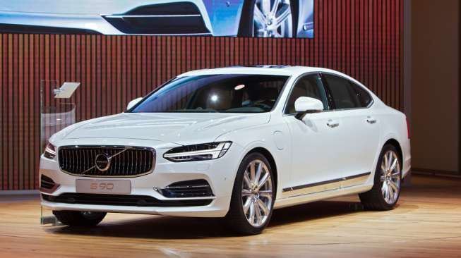 Volvo S90 [Shutterstock]