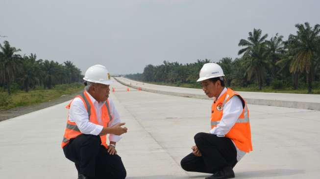 Jokowi Targetkan Seluruh Jawa Terhubung Jalan Tol Pada 2018