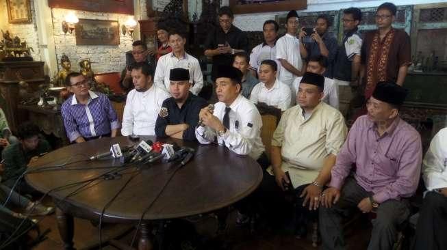 Didatangi Yusril Ihza, Ahmad Dhani Pamerkan Barang Seni