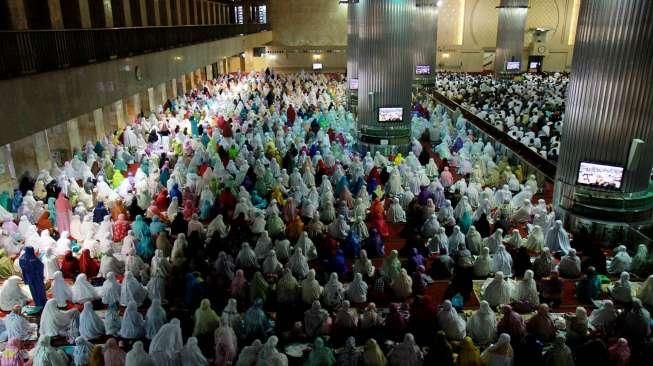 Salat Gerhana Matahari Total di Istiqlal