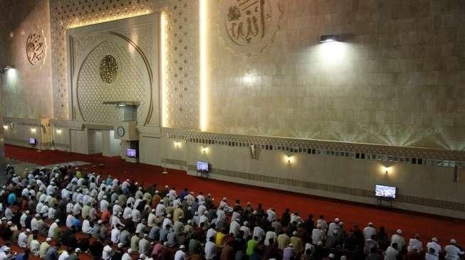 Salat Gerhana Matahari Total di Istiqlal