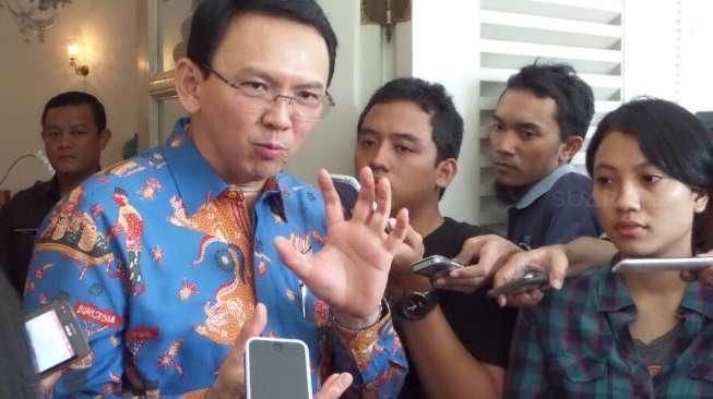 Ahok Ajak Dubes Australia Jajan di Lapak PKL