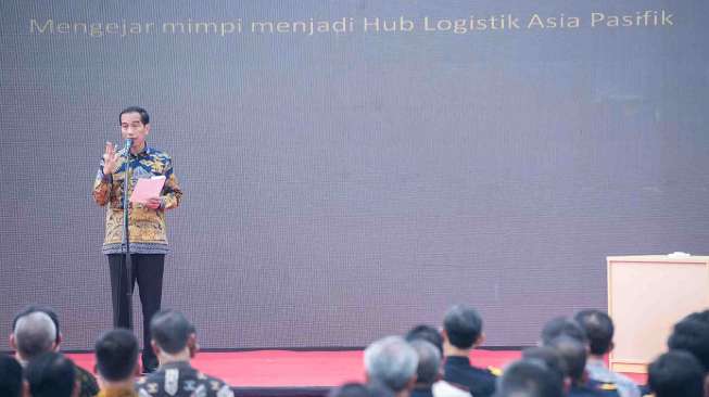 Jokowi Resmikan Pusat Logistik Berikat