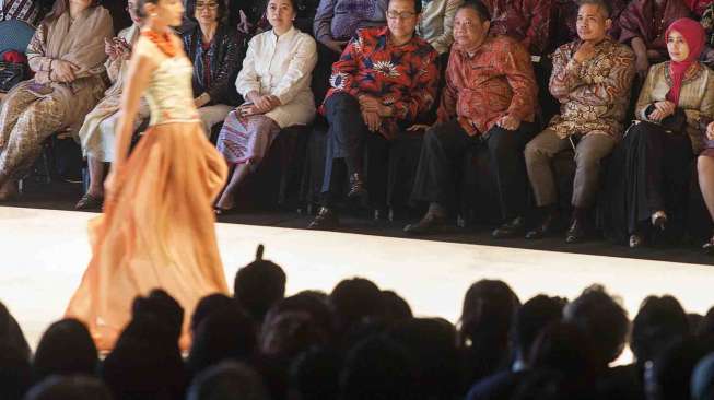 Indonesia Fashion Week 2016