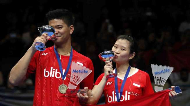 Praveen/Debby menang atas pasangan Denmark Joachim Fischer Nielsen/Christinna Pedersen.