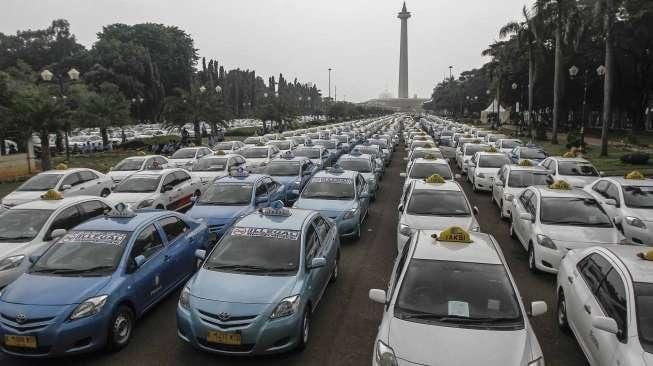 Taksi dan Bajaj Mogok Beroperasi