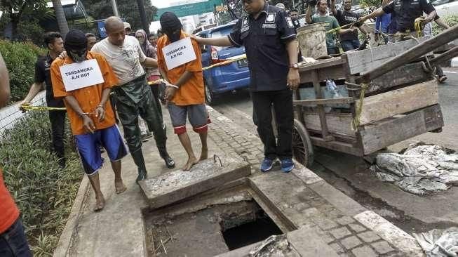 Rekonstruksi Pencurian Kabel di Gorong-gorong