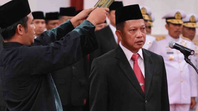 Jokowi Ajukan Tito Karnavian Jadi Calon Tunggal Kapolri