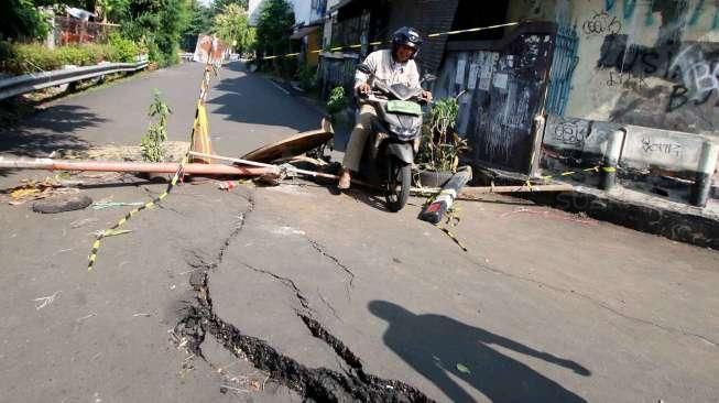 Jalan Amblas di Kemanggisan