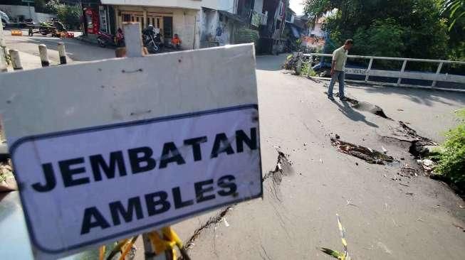 Jalan Amblas di Kemanggisan